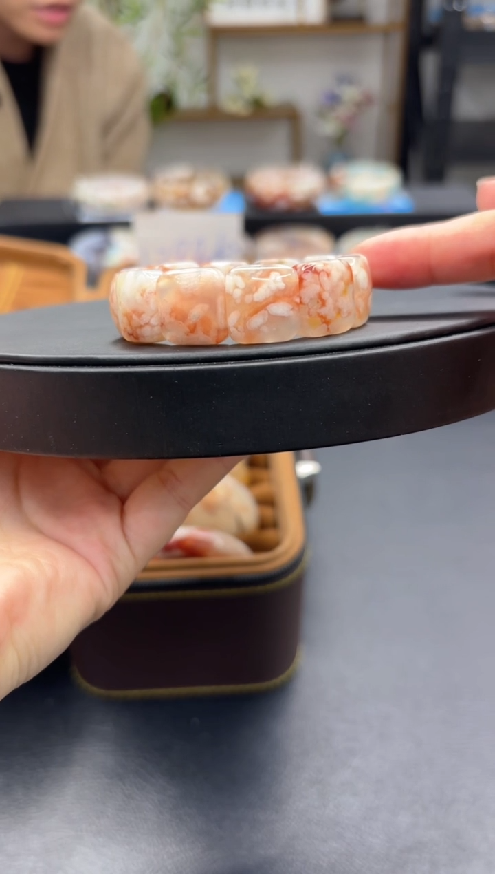 【闪购商品】石英质玉手链未镶嵌C177