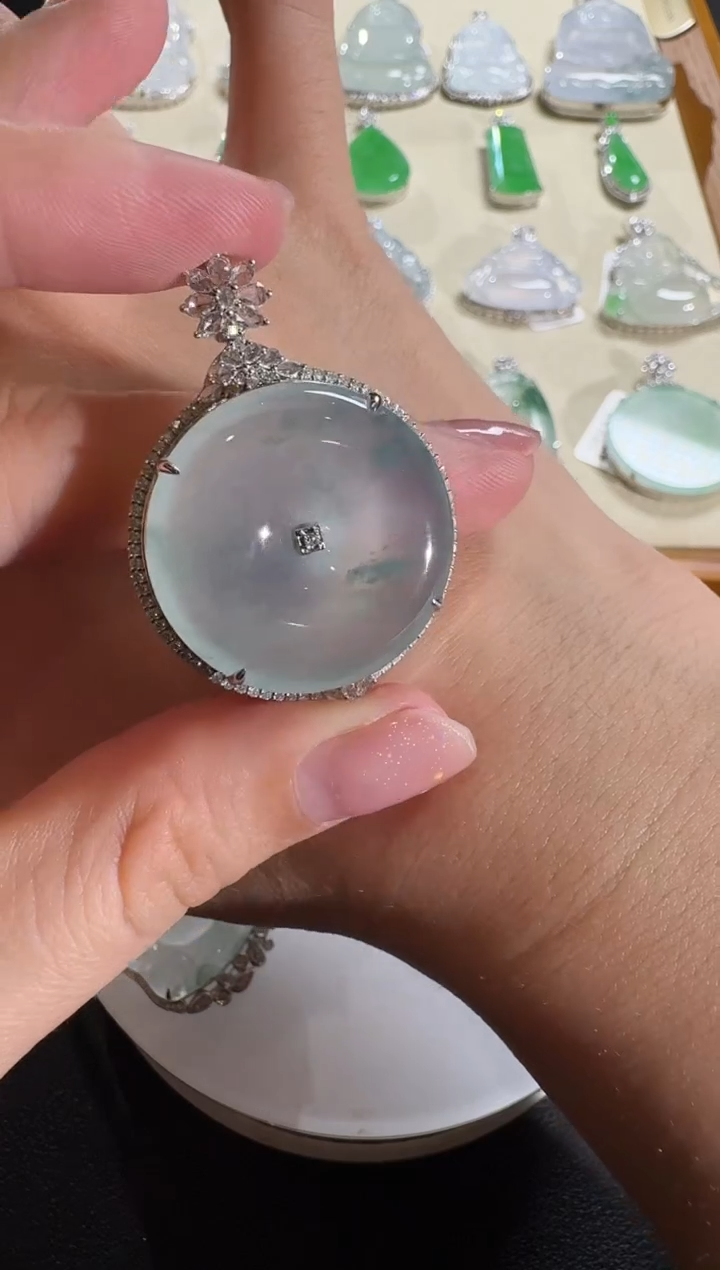 【闪购商品】翡翠吊坠(不含链)18K金镶嵌【源头工厂】钻石镶嵌