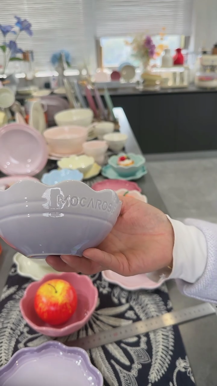 【闪购商品】瓷炻彩花边碗14CM-香芋紫