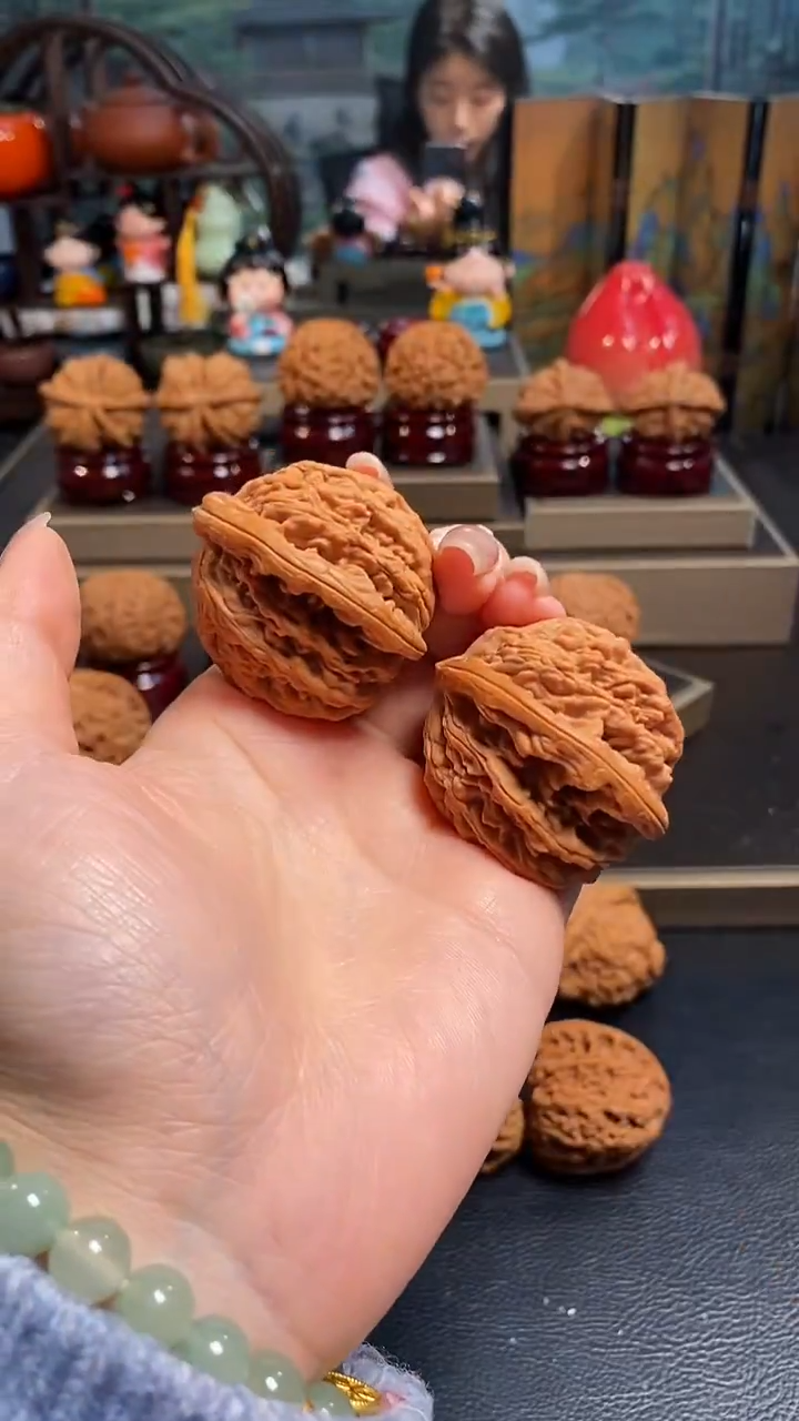 文玩核桃把件L172麦穗虎头43