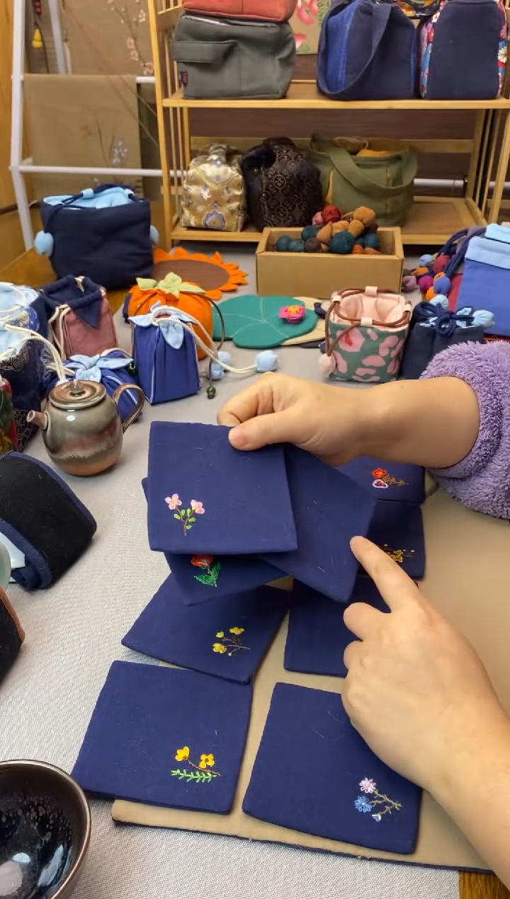 手工刺绣小花杯垫 2片装