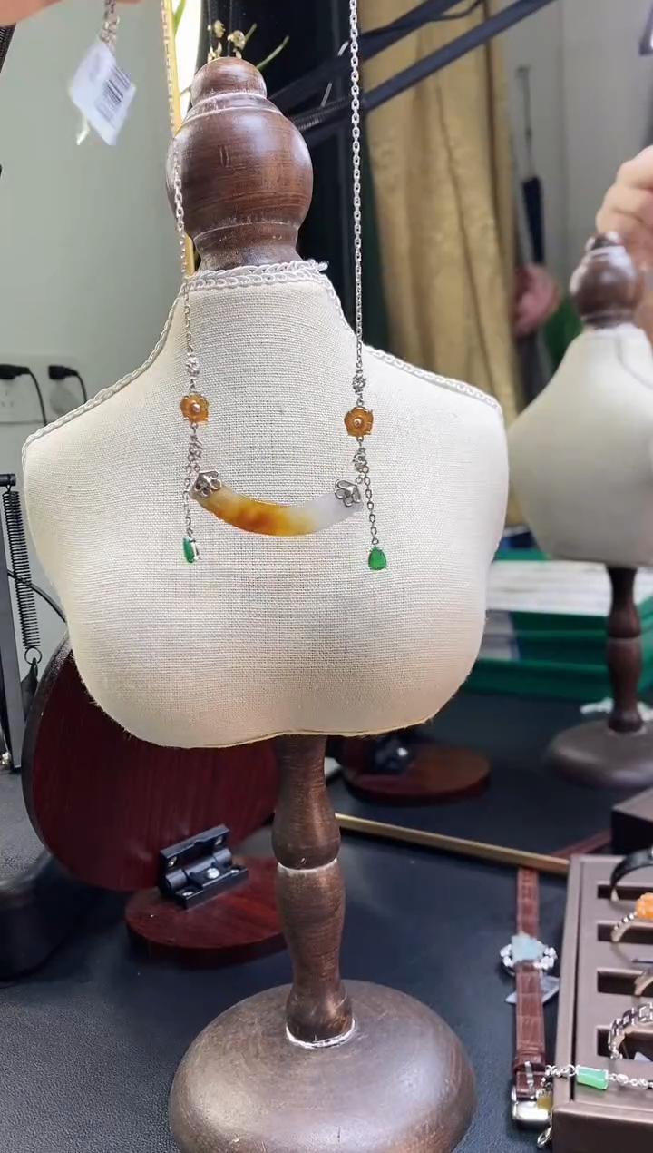 颈饰银S925镶嵌翡翠15819