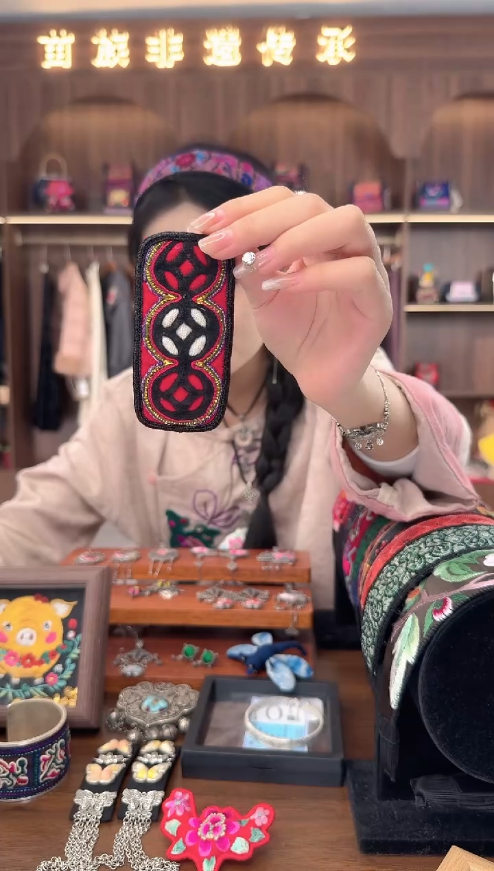 刺绣扶光苗绣传承23