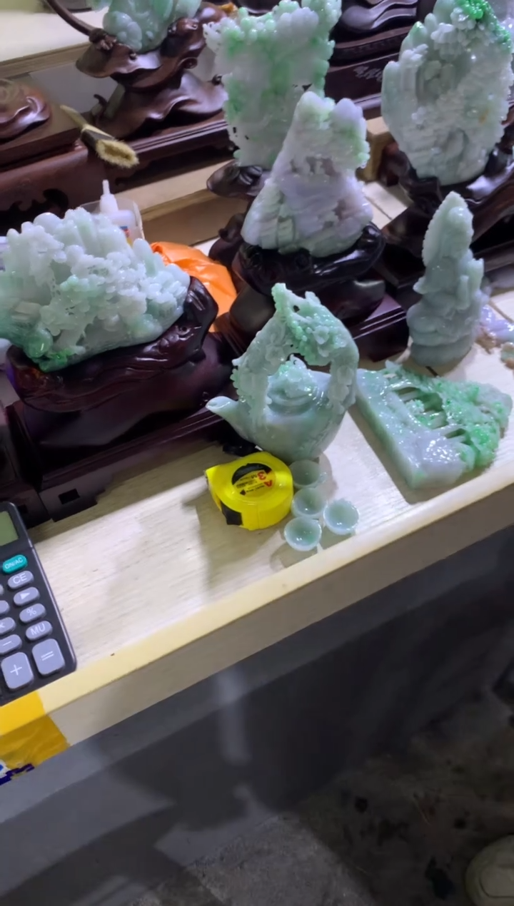 翡翠挂件未镶嵌用****7翡翠摆件