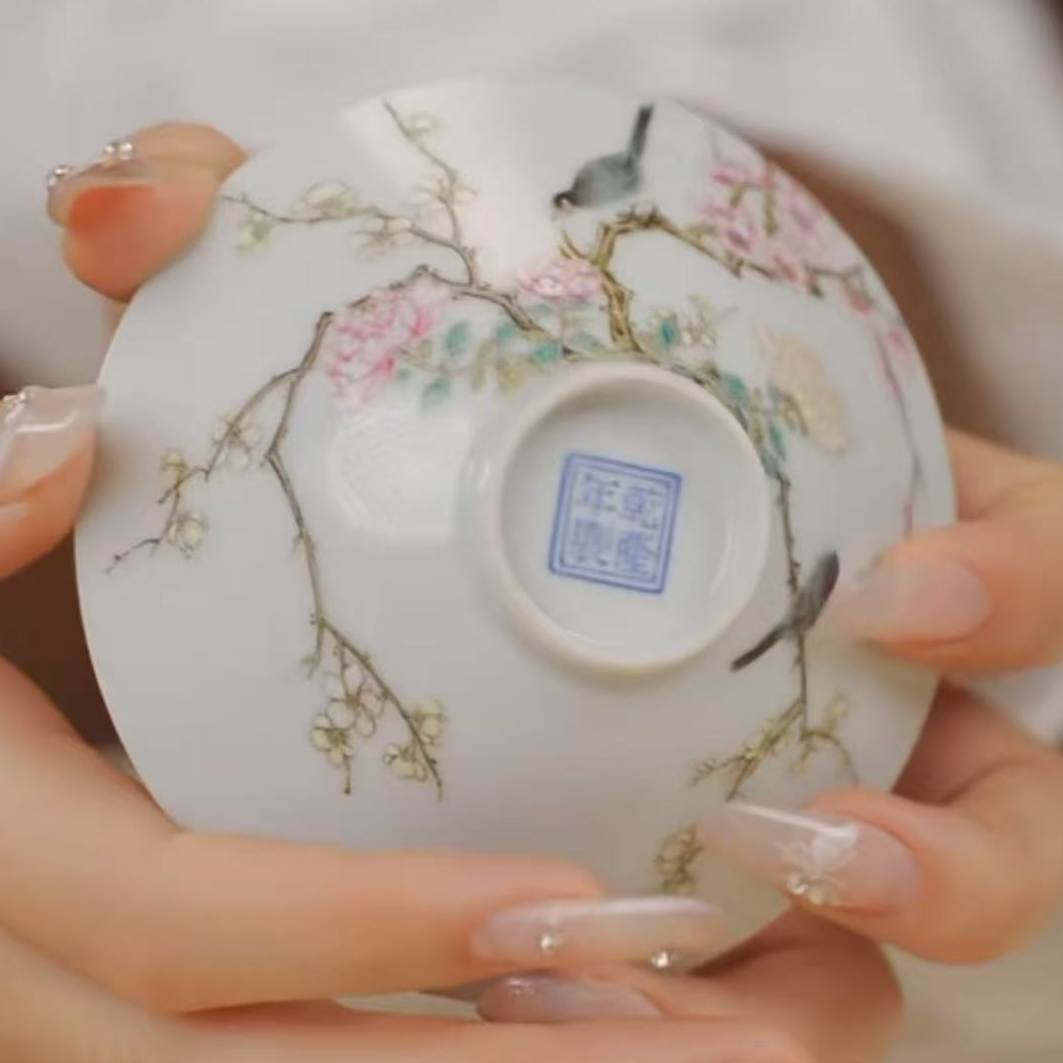 国呈拍卖古董瓷器