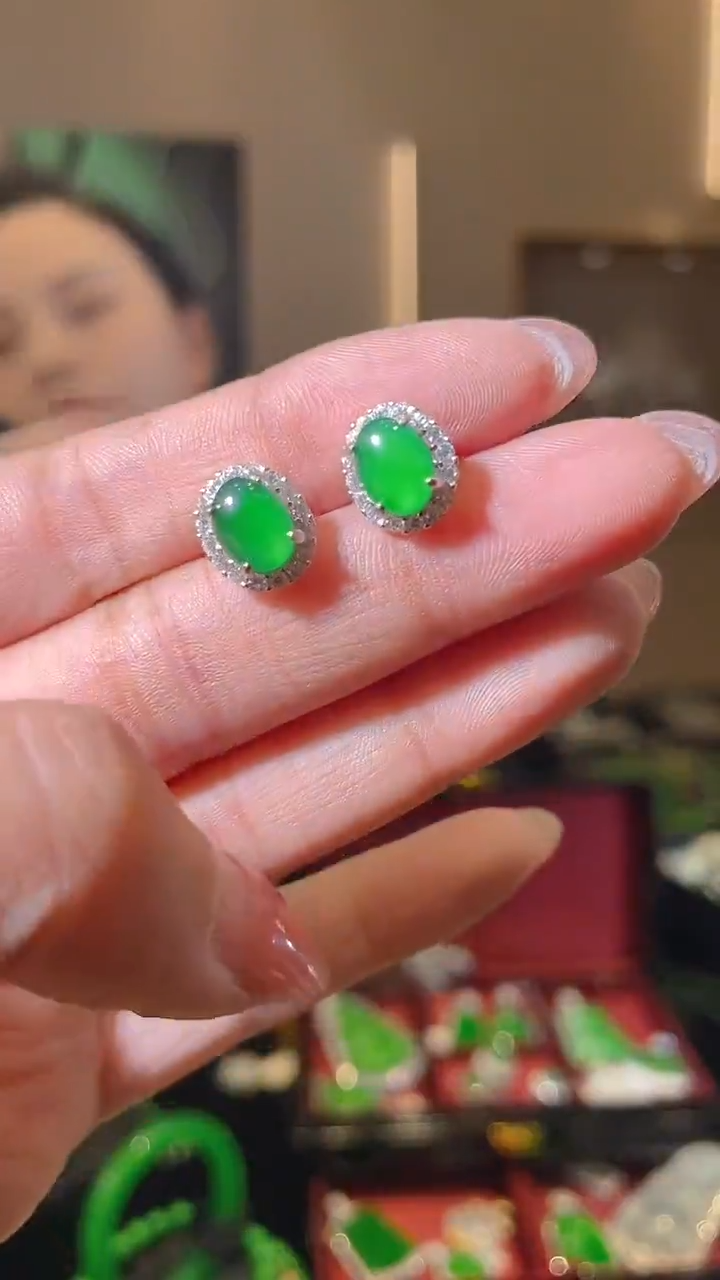 【闪购商品】翡翠耳饰银S925镶嵌天然翡翠A货