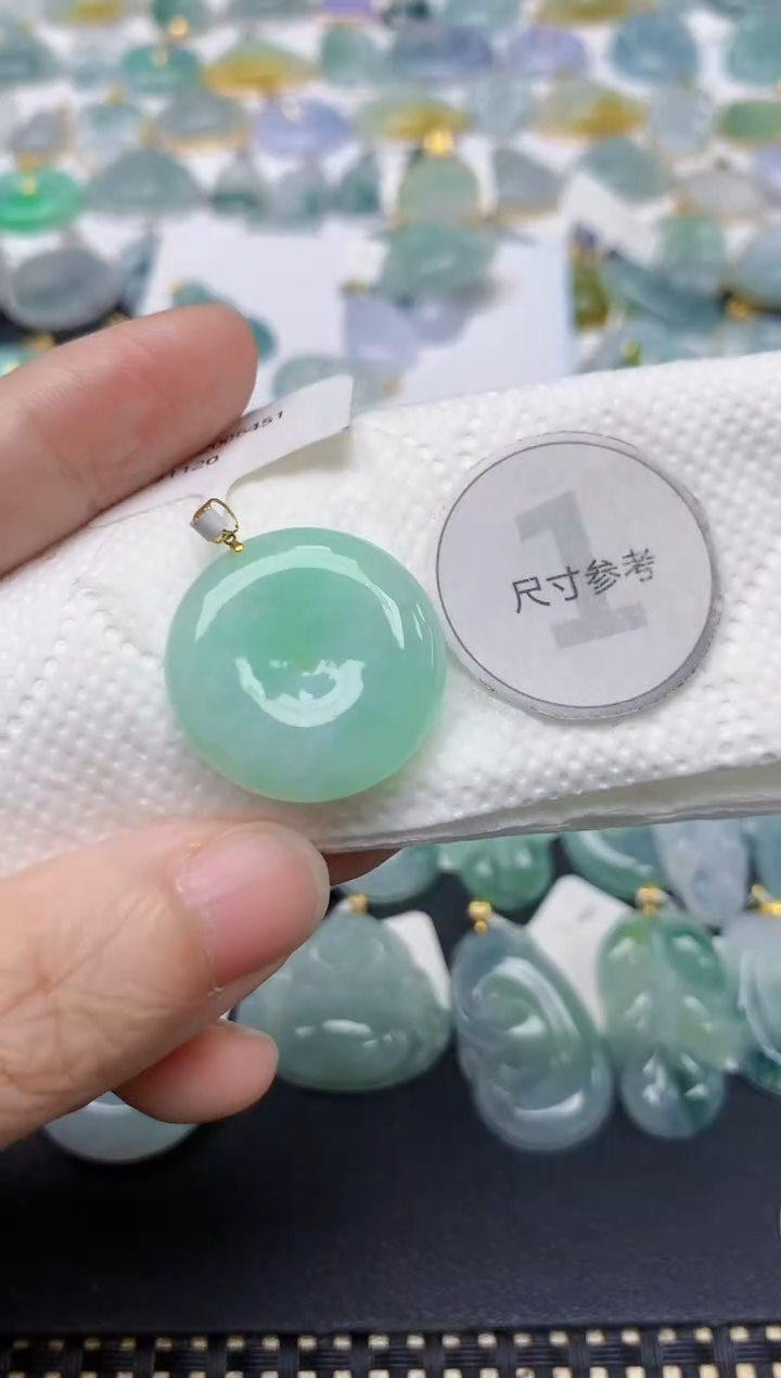 翡翠18K金镶嵌颈饰天然缅甸A货翡翠