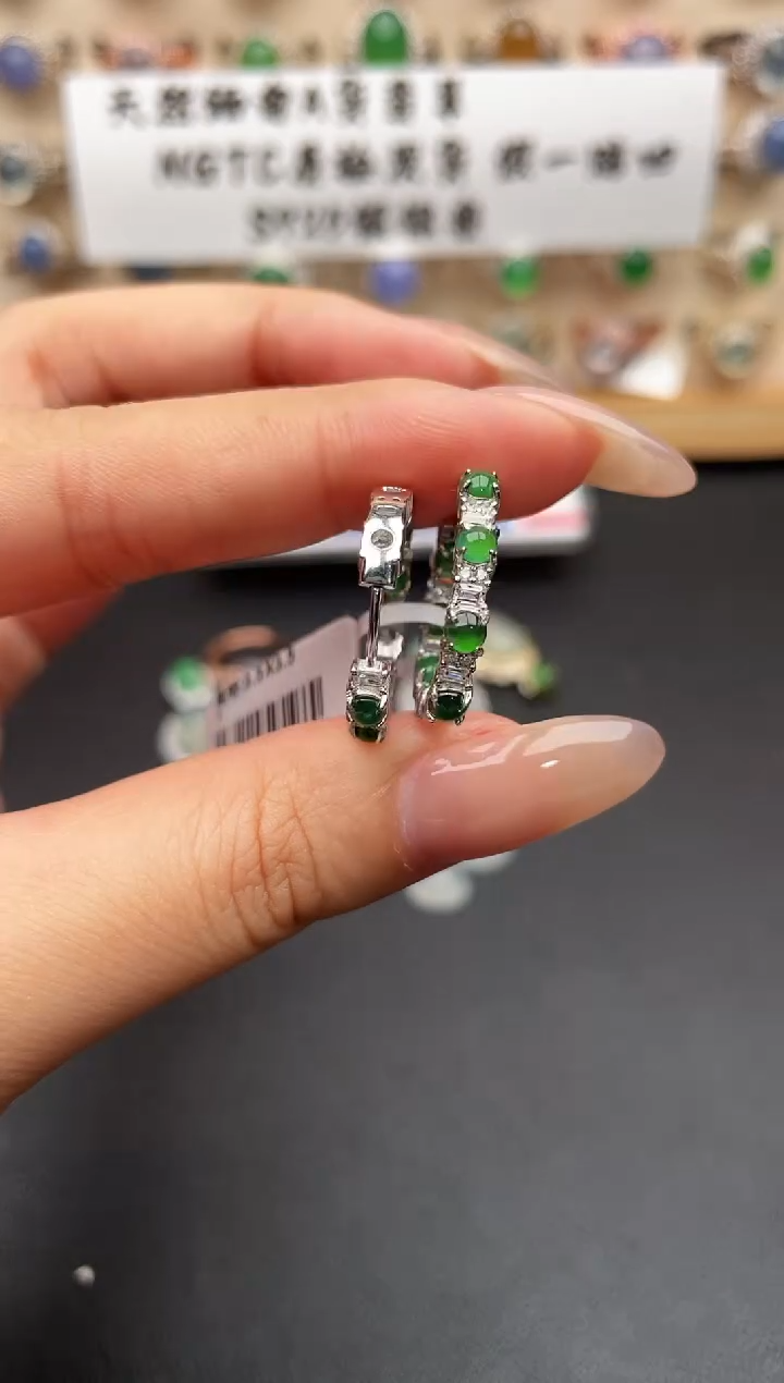 未镶嵌戒指翡翠一物一证一礼盒