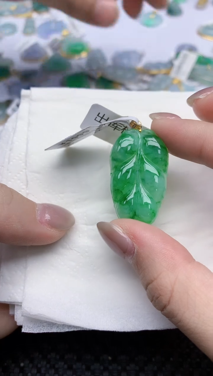 【闪购商品】翡翠颈饰18K金镶嵌天然翡翠A货