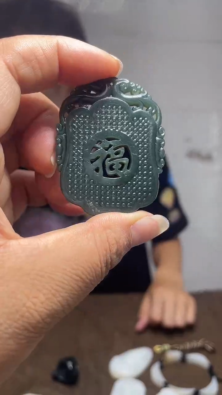 未镶嵌和田玉挂件1