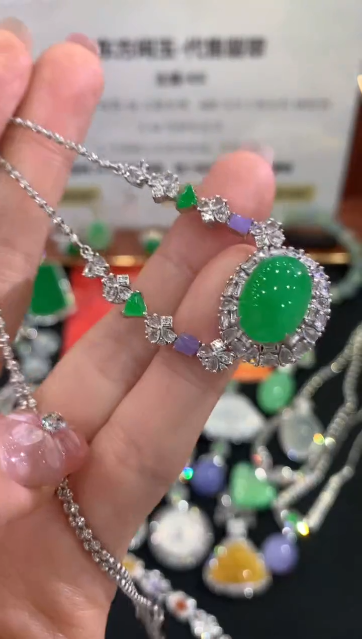 套链18K金镶嵌翡翠蛋面不退换