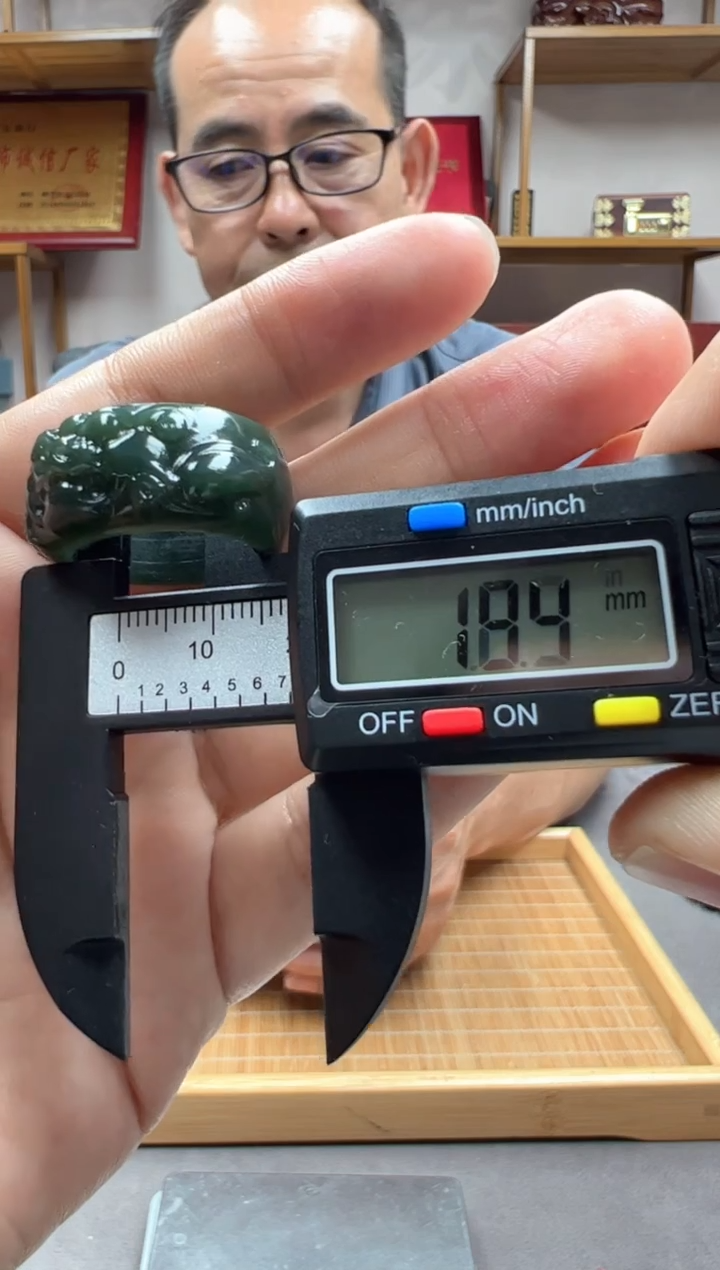 和田玉戒指未镶嵌19.4塔青