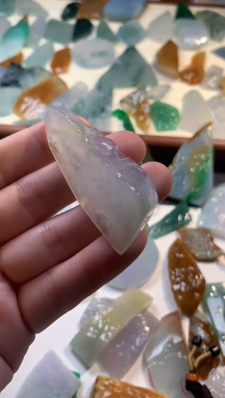【闪购商品】翡翠颈饰未镶嵌吊坠