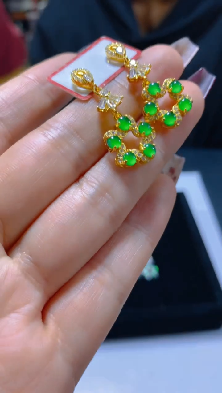 未镶嵌翡翠耳饰多样性发一