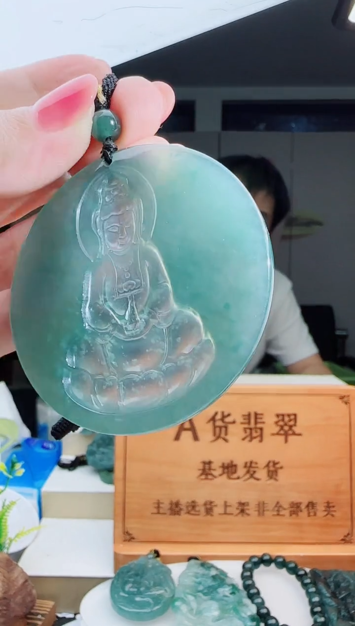 翡翠未镶嵌颈饰多样性发其中一
