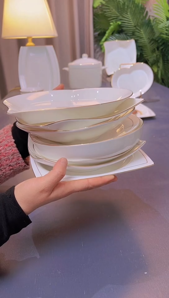 45%以上骨粉骨瓷8英寸天元贵龙三角窝盘花朵草帽爱心折纸盘各1个