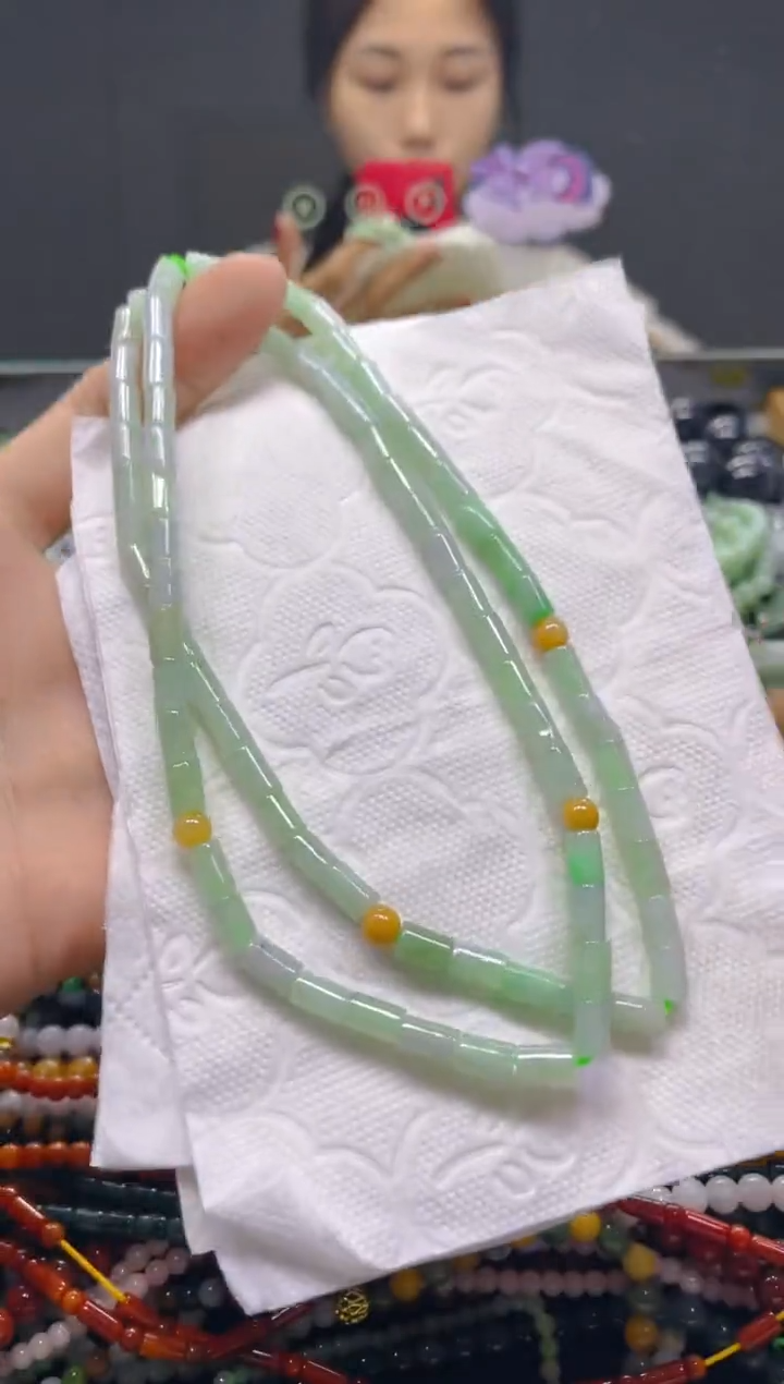颈饰未镶嵌翡翠4MM/C/翡翠A货，一件也是批发价