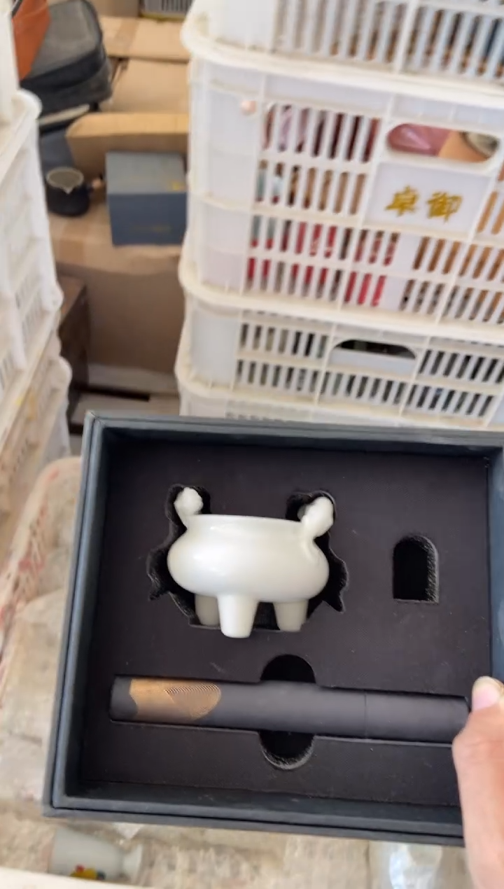 无运费险有瑕疵的摄影的产品有使用过的痕迹有点脏介意勿拍杯