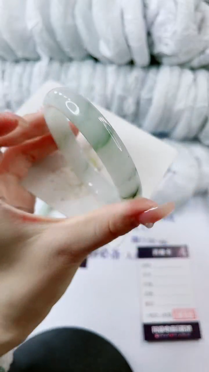 【闪购商品】石英质玉手镯未镶嵌0565427141-62多样性发货