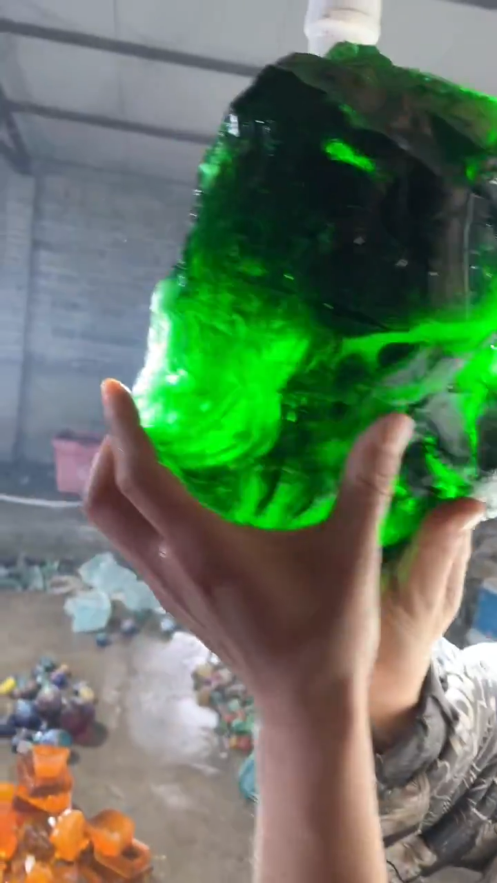 新疆五彩石原石摆件