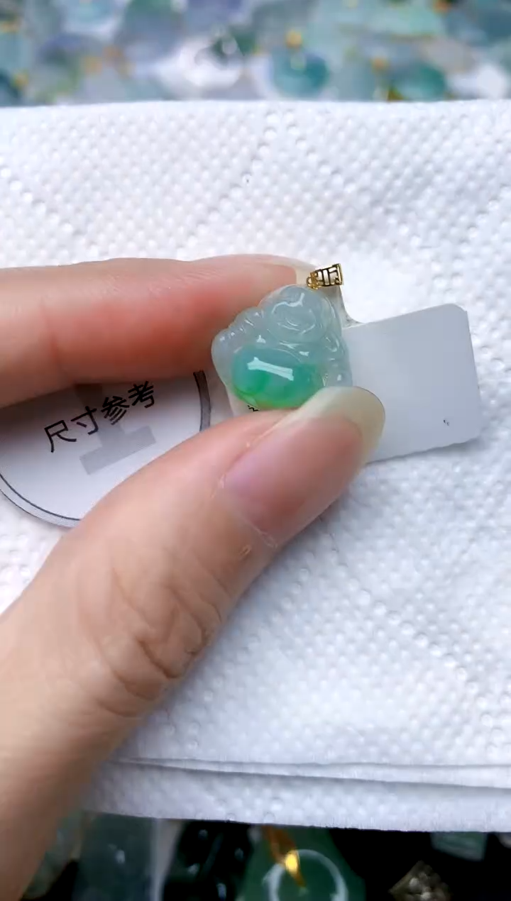 颈饰18K金镶嵌翡翠天然A货翡翠