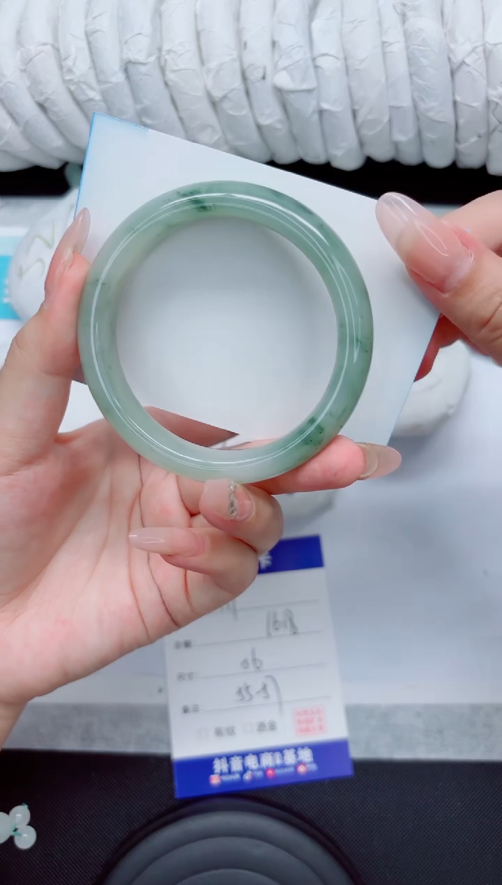 石英质玉手镯未镶嵌111-56