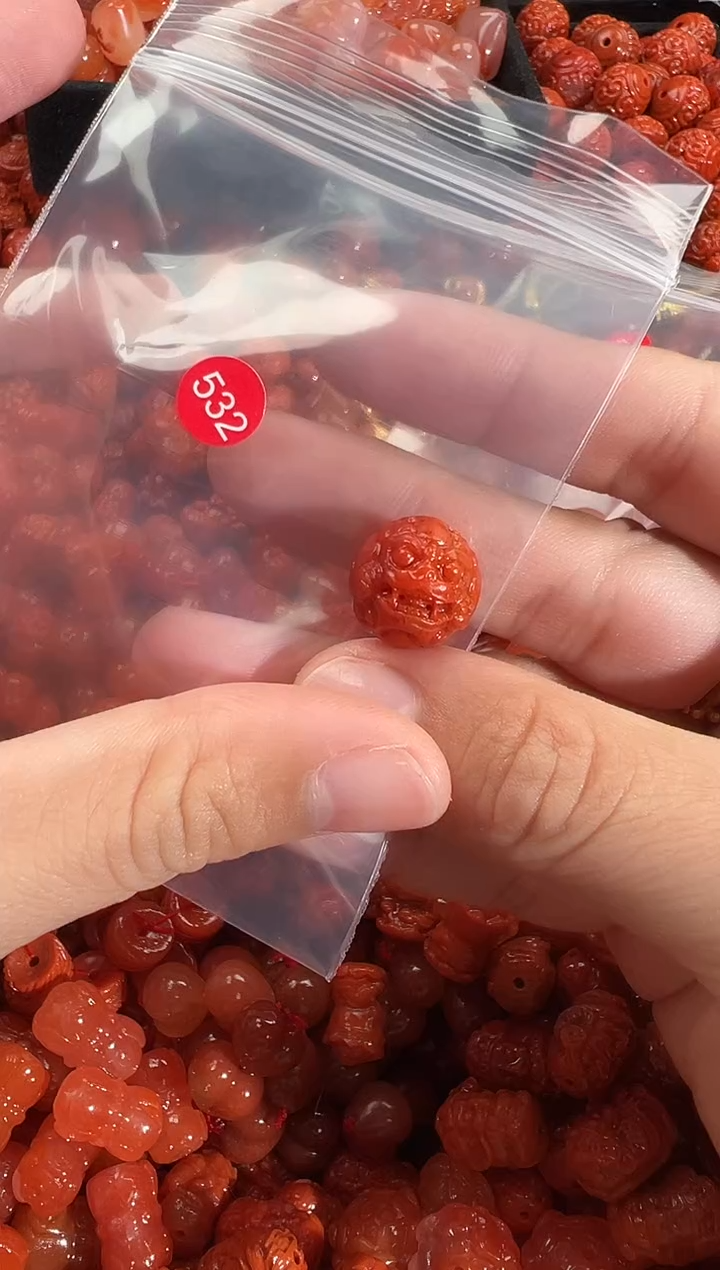 颈饰未镶嵌南红玛瑙2