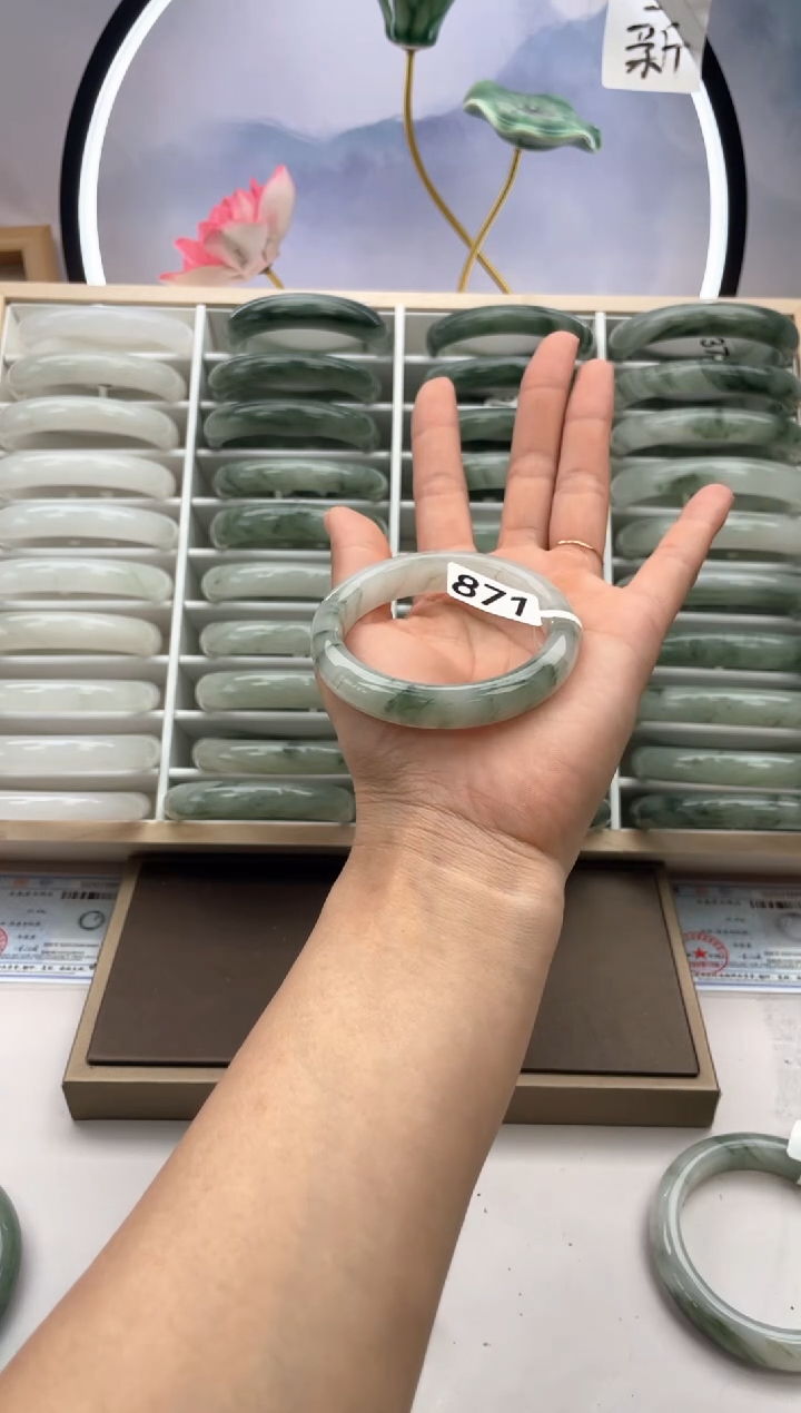 未镶嵌手镯石英质玉871