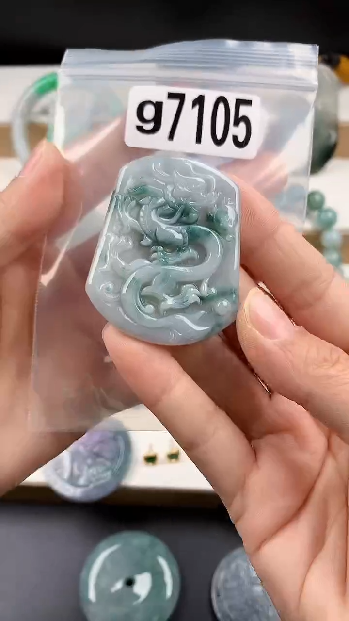 颈饰未镶嵌翡翠天然翡翠吊坠挂件