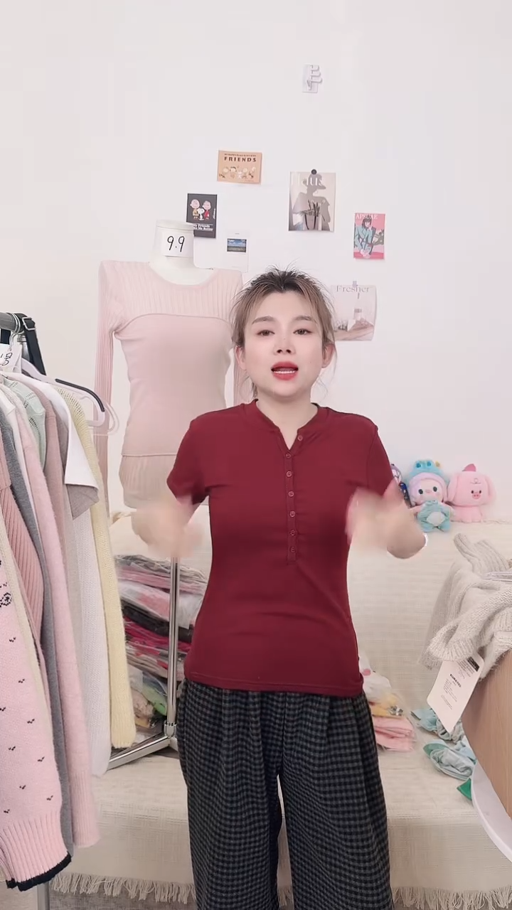 PE2号 砖红色带扣短袖