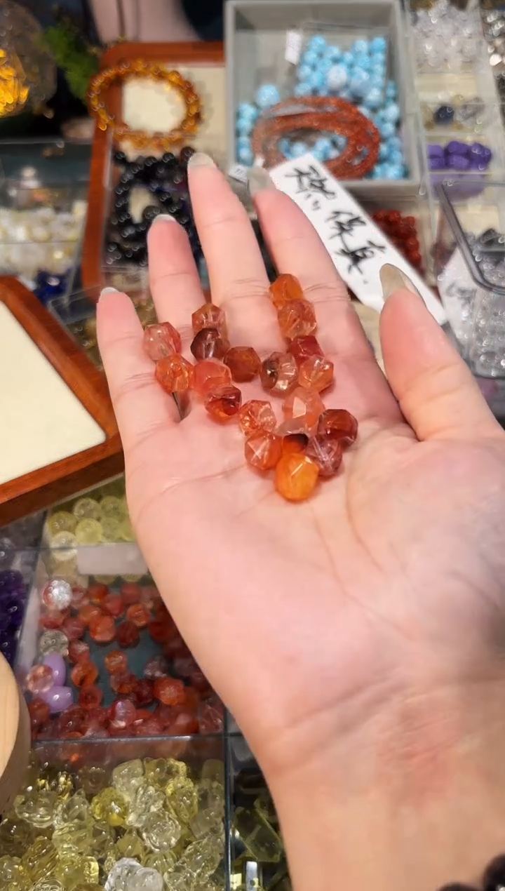 【闪购商品】水晶手串未镶嵌胶花切面珠一个卡约9