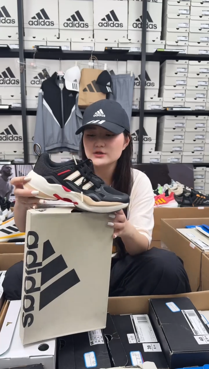 【闪购商品】37阿迪达斯正品休闲鞋 假一赔十