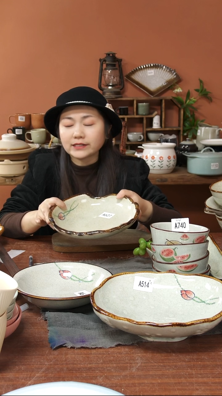 陶瓷A627陶瓷荷花碗一个微瑕25*6*4可能微