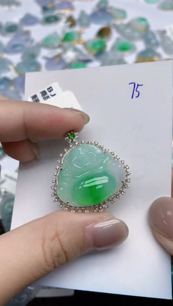 【闪购商品】翡翠颈饰18K金镶嵌天然翡翠A货