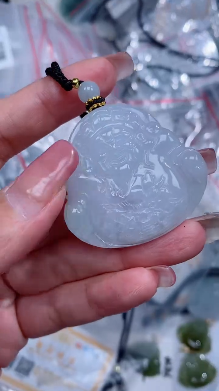 翡翠未镶嵌颈饰吊坠