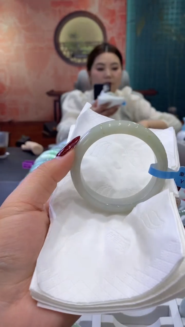 【闪购商品】翡翠手镯未镶嵌多人0010870
