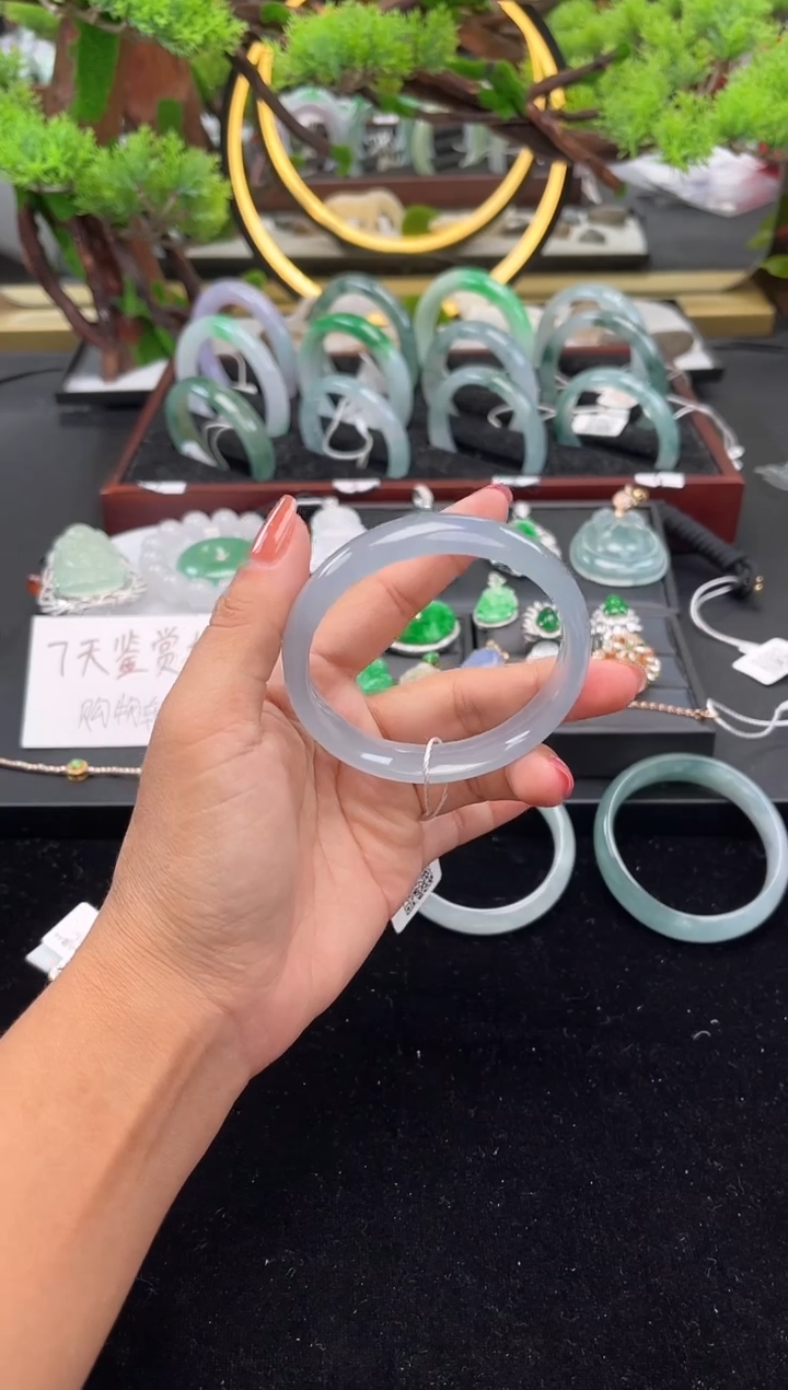 未镶嵌手镯翡翠手镯