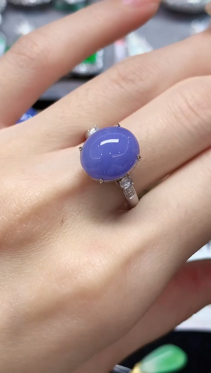 18K金镶嵌戒指翡翠CM多样性发其一