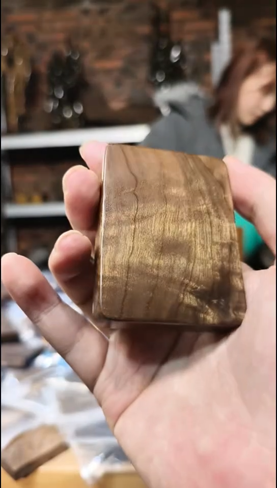 金丝楠无事牌手把件