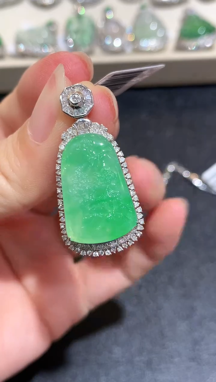 【闪购商品】翡翠颈饰18K金镶嵌C172         