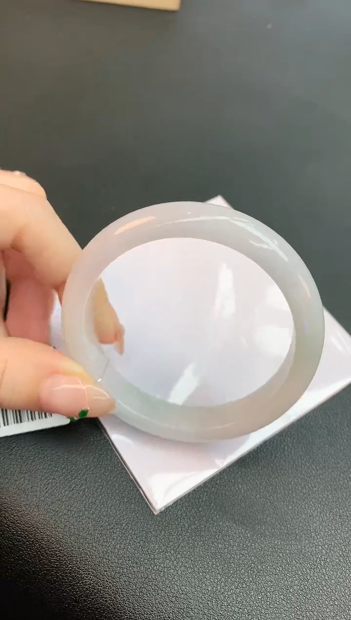 【闪购商品】翡翠手镯未镶嵌赠礼盒证书 珍珍