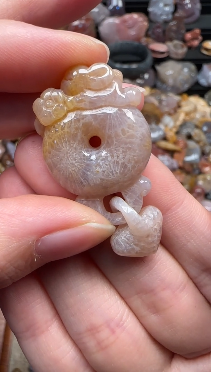 颈饰未镶嵌硅化珊瑚（珊瑚玉）411