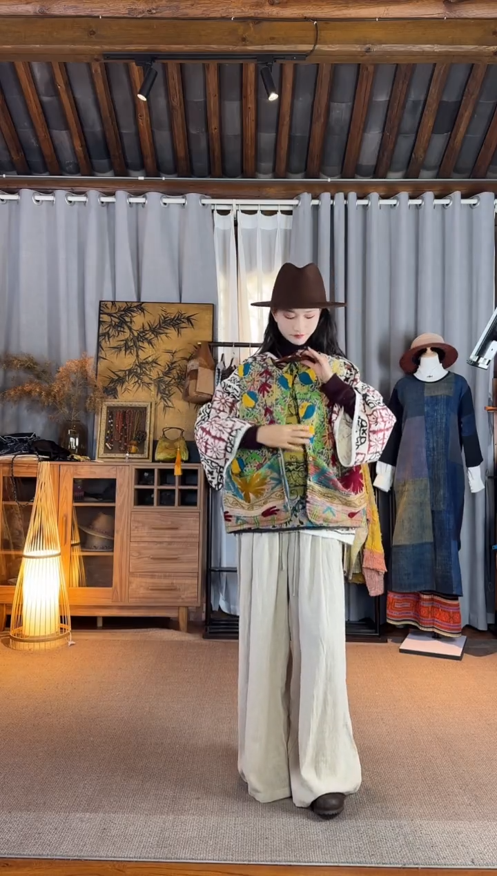 曾**姐设计师款彩色羊毛绣马甲