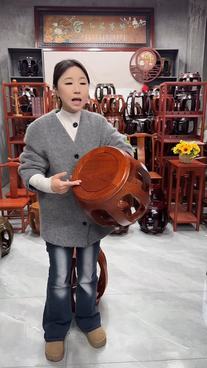 花梨木类家具      花梨色小号鼓凳一对（两条）