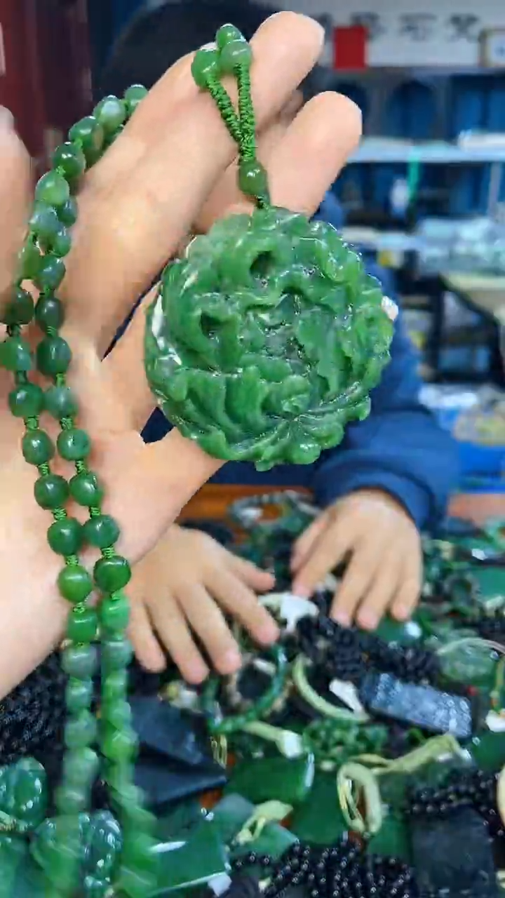 未镶嵌和田玉挂件1