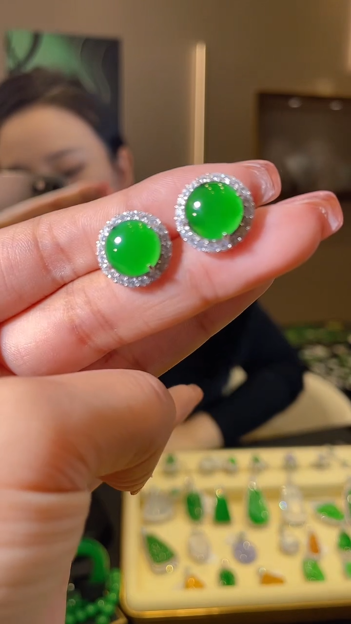 【闪购商品】翡翠耳饰银S925镶嵌天然翡翠A货