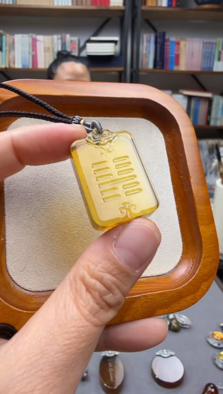 【闪购商品】琥珀颈饰未镶嵌地山谦吊坠