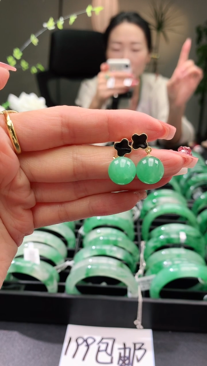 【闪购商品】石英质玉耳钉未镶嵌耳坠