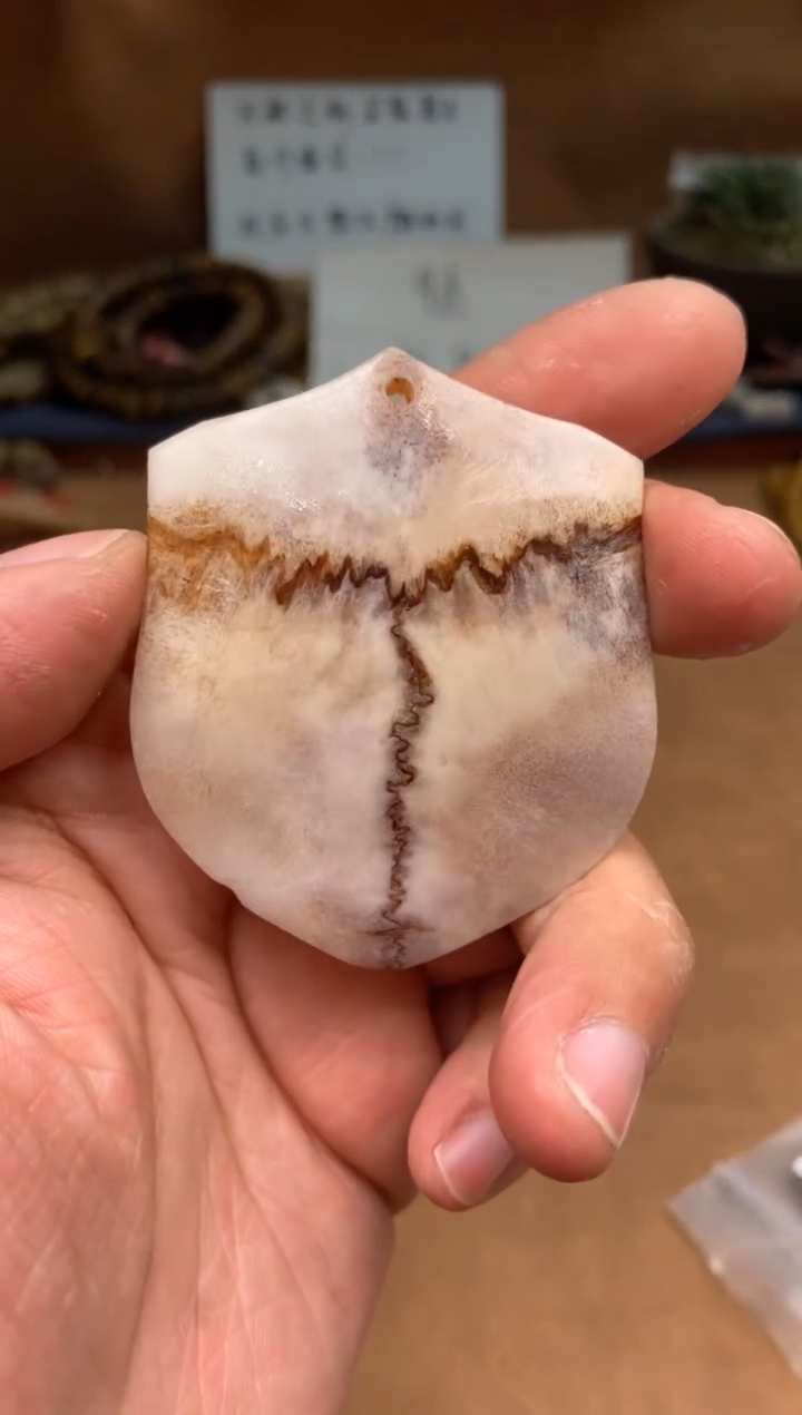 【闪购商品】鹿骨其他母鹿三界M25