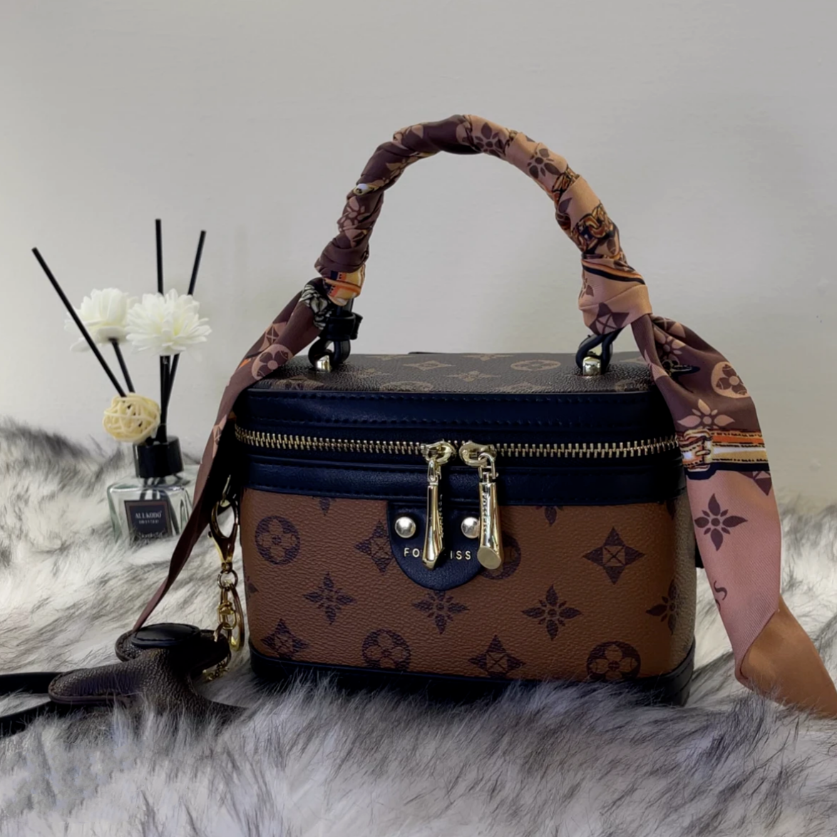 女包2024新款时尚小众高级感盒子包化妆包单肩斜挎包